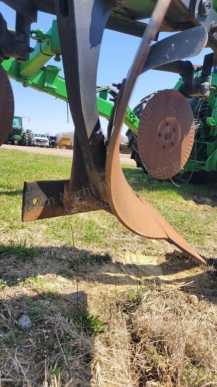 Image of John Deere 3710 equipment image 4