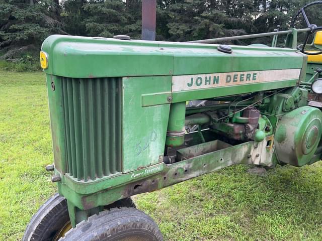 Image of John Deere 520 equipment image 1
