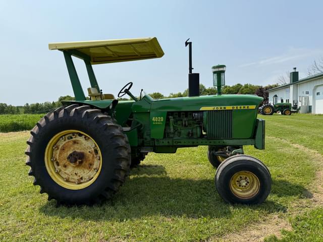 Image of John Deere 4020 equipment image 2