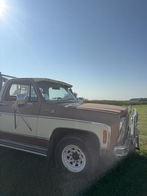 Chevrolet Silverado 30 Image