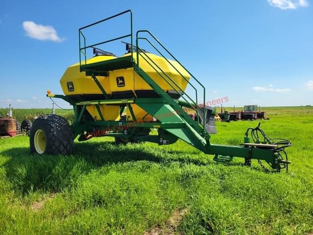 Image of John Deere 1860 equipment image 2
