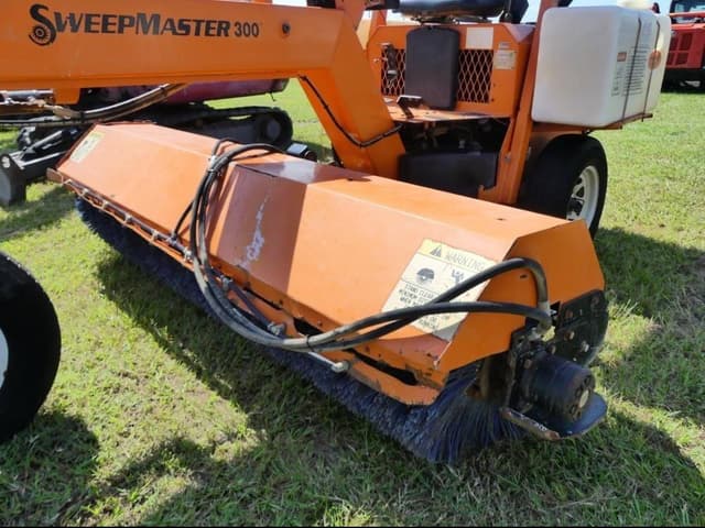 Image of Laymor SweepMaster 300 equipment image 4