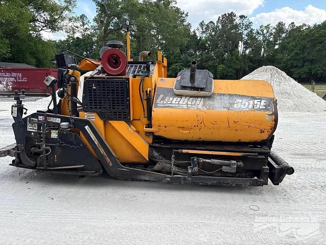 Image of LeeBoy 8515E equipment image 3