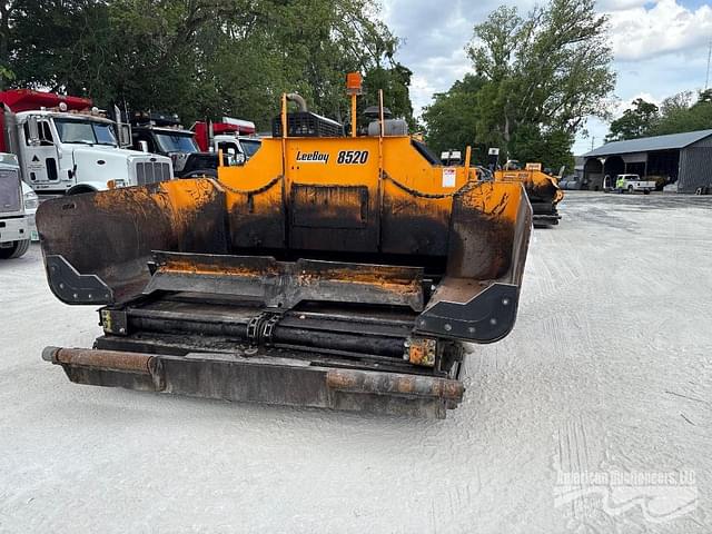 Image of LeeBoy 8520 equipment image 1