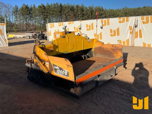 Image of LeeBoy 1000B equipment image 2