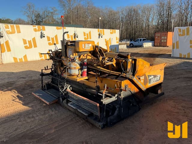 Image of LeeBoy 1000B equipment image 4