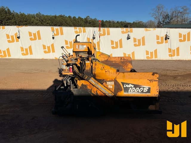 Image of LeeBoy 1000B equipment image 3