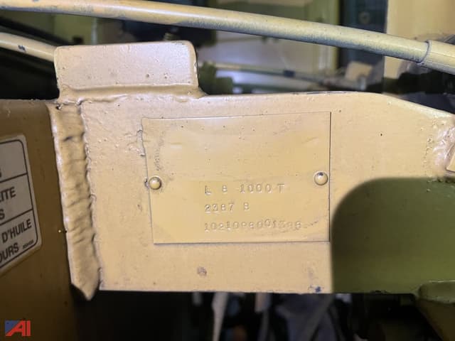 Image of LeeBoy 1000B equipment image 4