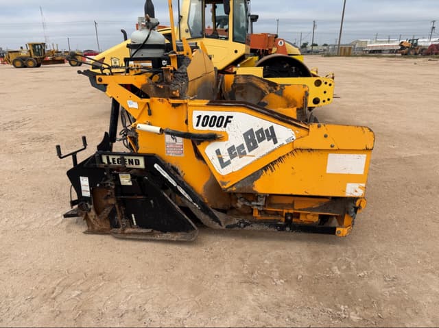 Image of LeeBoy 1000F equipment image 3