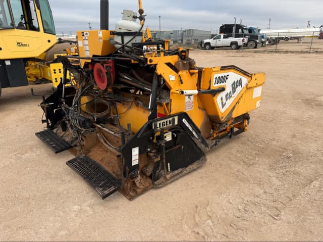 Image of LeeBoy 1000F equipment image 4