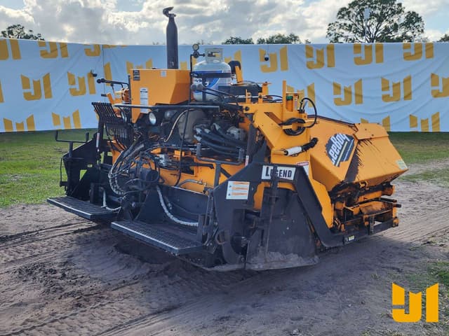 Image of LeeBoy 1000F equipment image 4