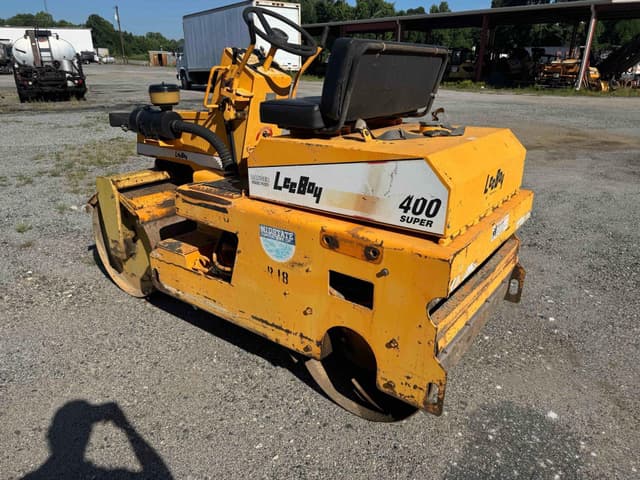 Image of LeeBoy 400 equipment image 2