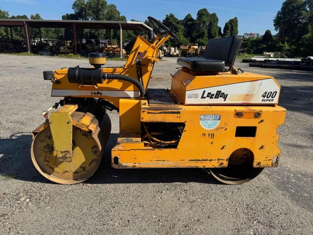 Image of LeeBoy 400 equipment image 1
