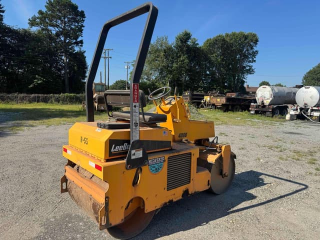 Image of LeeBoy 400 equipment image 4