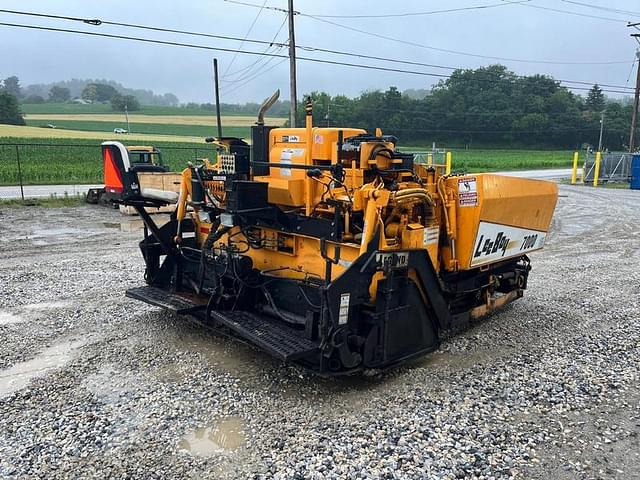 Image of LeeBoy 7000 equipment image 4