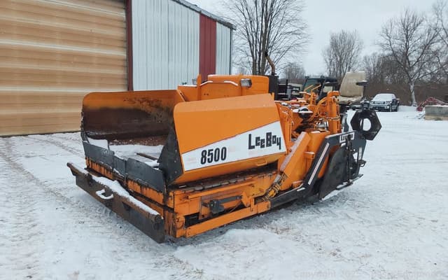Image of LeeBoy 8500 equipment image 1