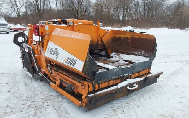 Image of LeeBoy 8500 equipment image 3