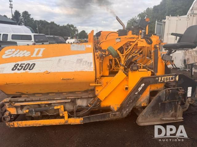 Image of LeeBoy L8500T equipment image 1