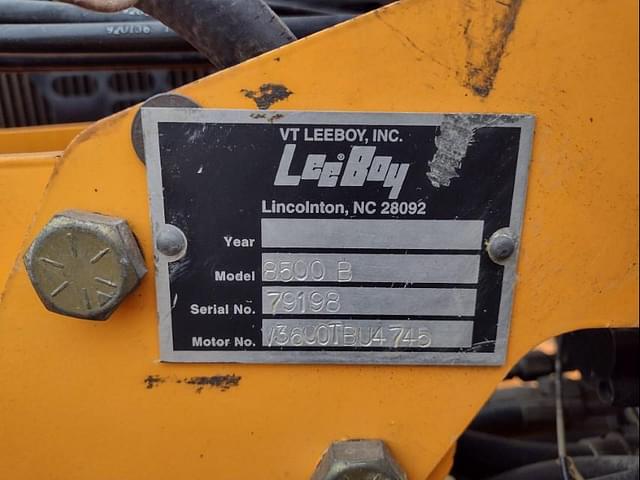Image of LeeBoy 8500B equipment image 4