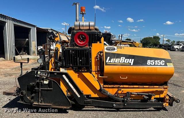 Image of LeeBoy 8515C equipment image 3