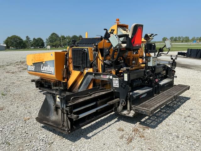 Image of LeeBoy 8515E equipment image 4