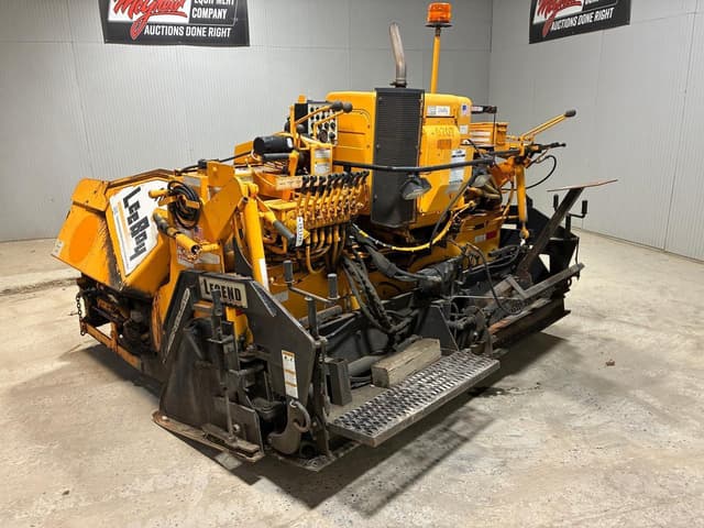 Image of LeeBoy L1000T equipment image 3