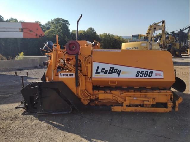 Image of LeeBoy 8500 equipment image 2