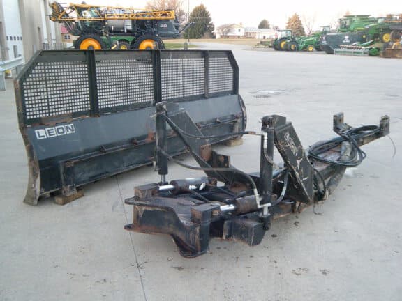 Image of Leon Front Blade equipment image 3