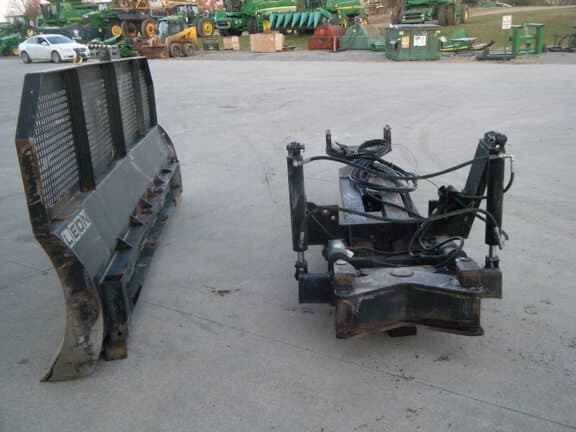 Image of Leon Front Blade equipment image 4