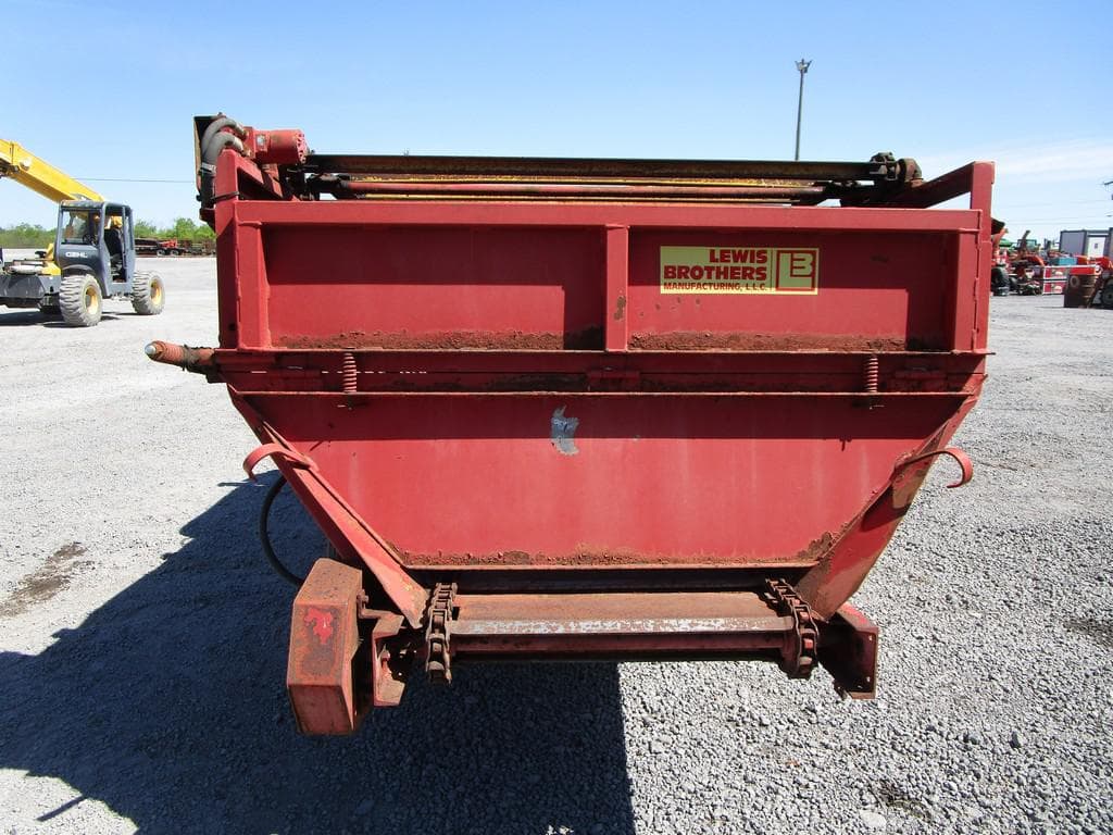 Lewis Brothers Poultry Housekeeper Manure Handling Poultry Litter