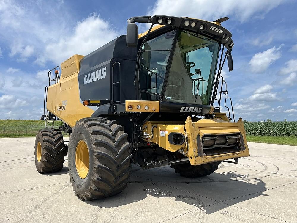 Image of CLAAS LEXION 740 Primary image