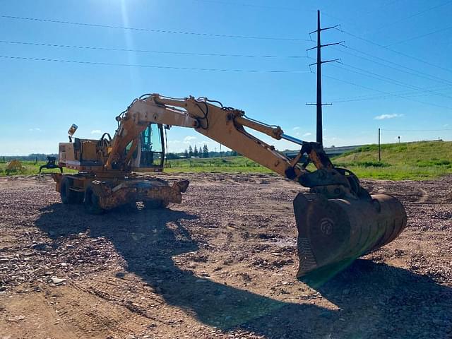 Image of Liebherr 902 equipment image 1