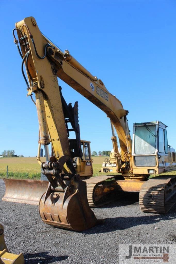 SOLD - Liebherr 932 Lot No. 2350 Construction with 1,178 Hrs