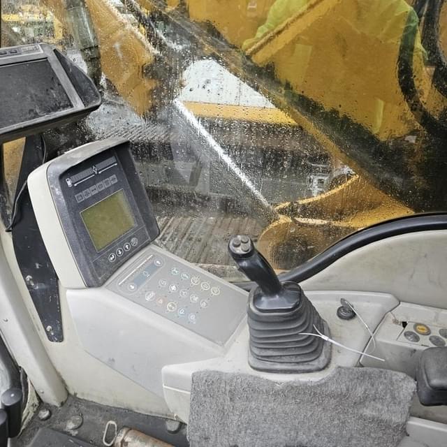 Image of Liebherr 954 equipment image 3