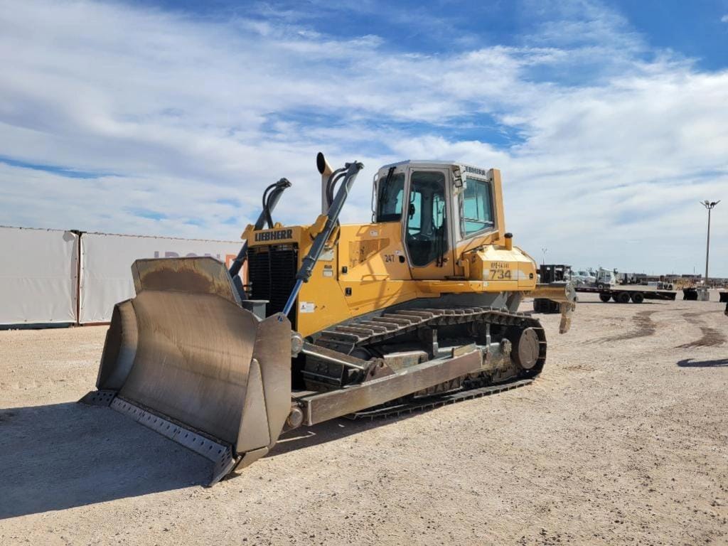 Liebherr 734 Equipment Image0