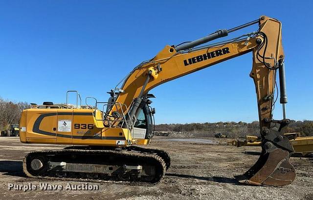 Image of Liebherr 936 equipment image 3