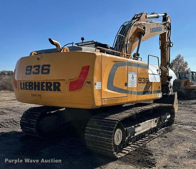 Image of Liebherr 936 equipment image 4