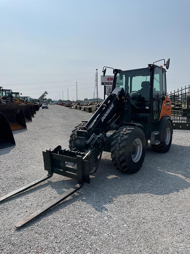 Image of  Doosan DL80TL equipment image 1