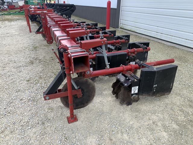 Image of Lilliston RC6 equipment image 2