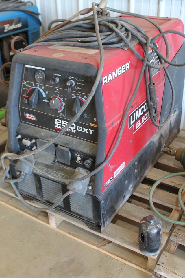 Image of Lincoln Electric Ranger 250 GXT equipment image 2