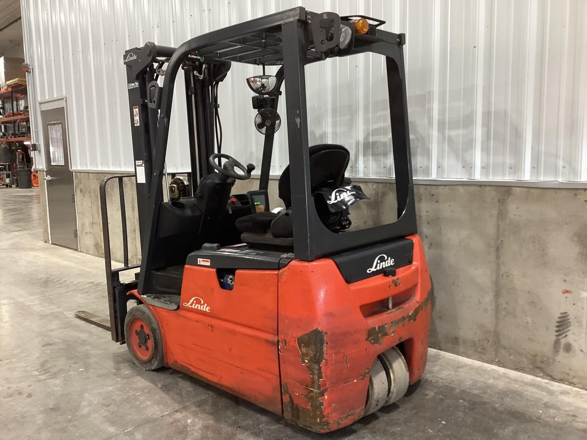2016 Linde E18 Equipment Image0