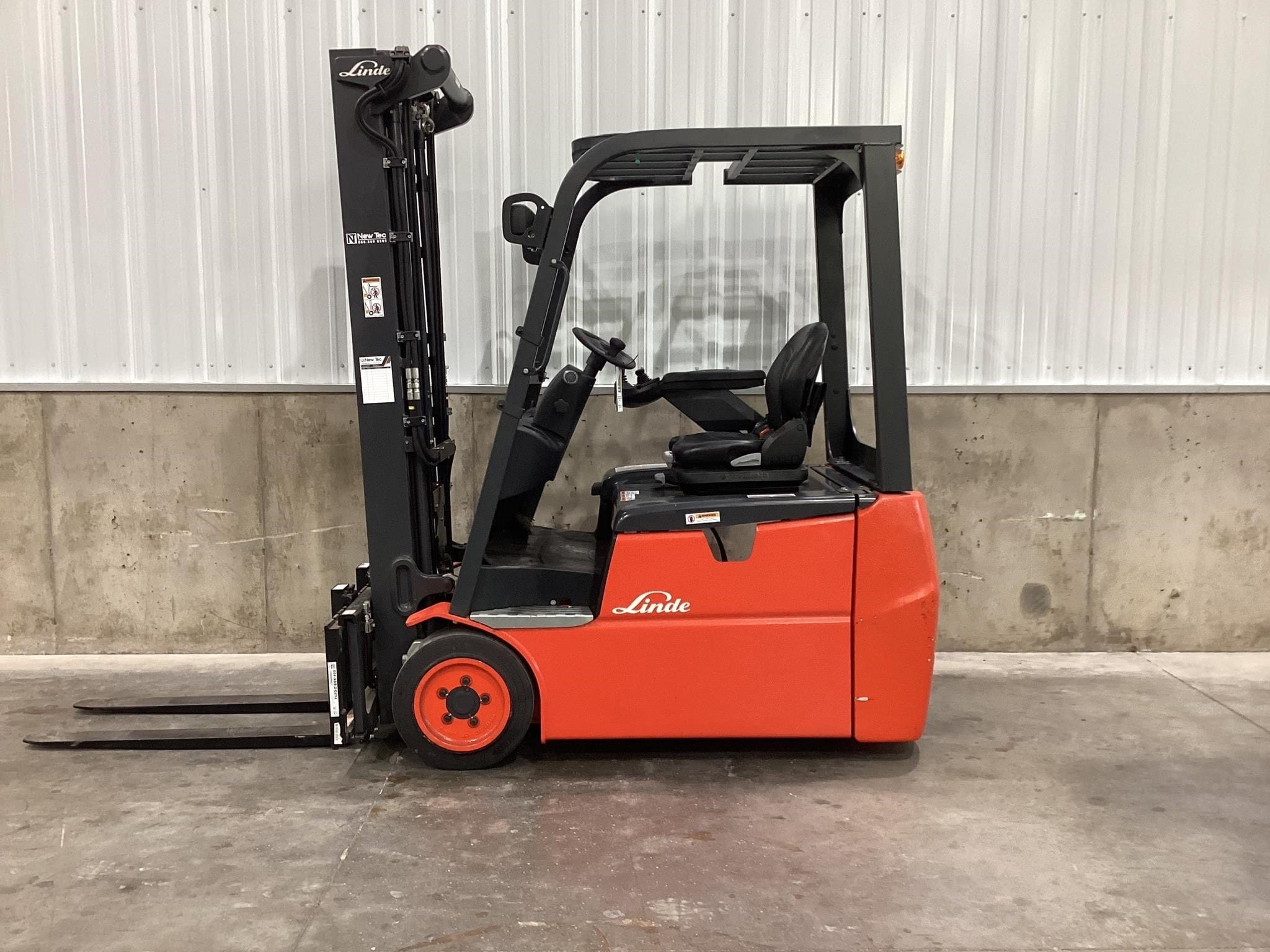2023 Linde E18 Equipment Image0
