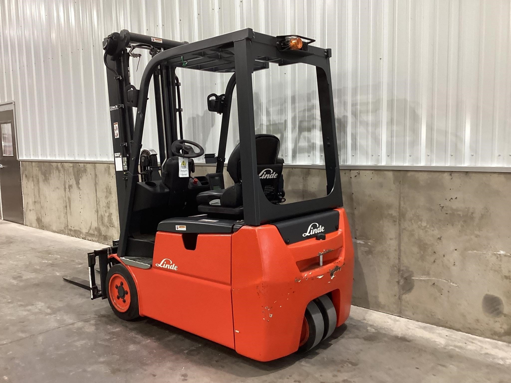 2023 Linde E18 Equipment Image0