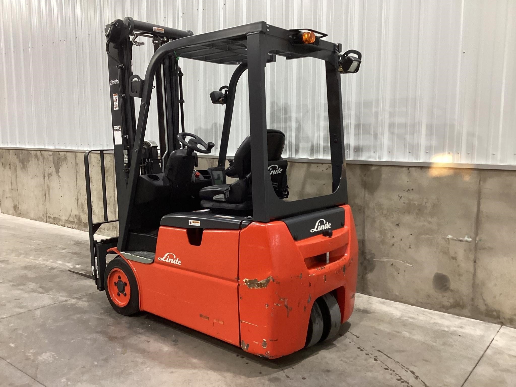 2022 Linde E18 Equipment Image0