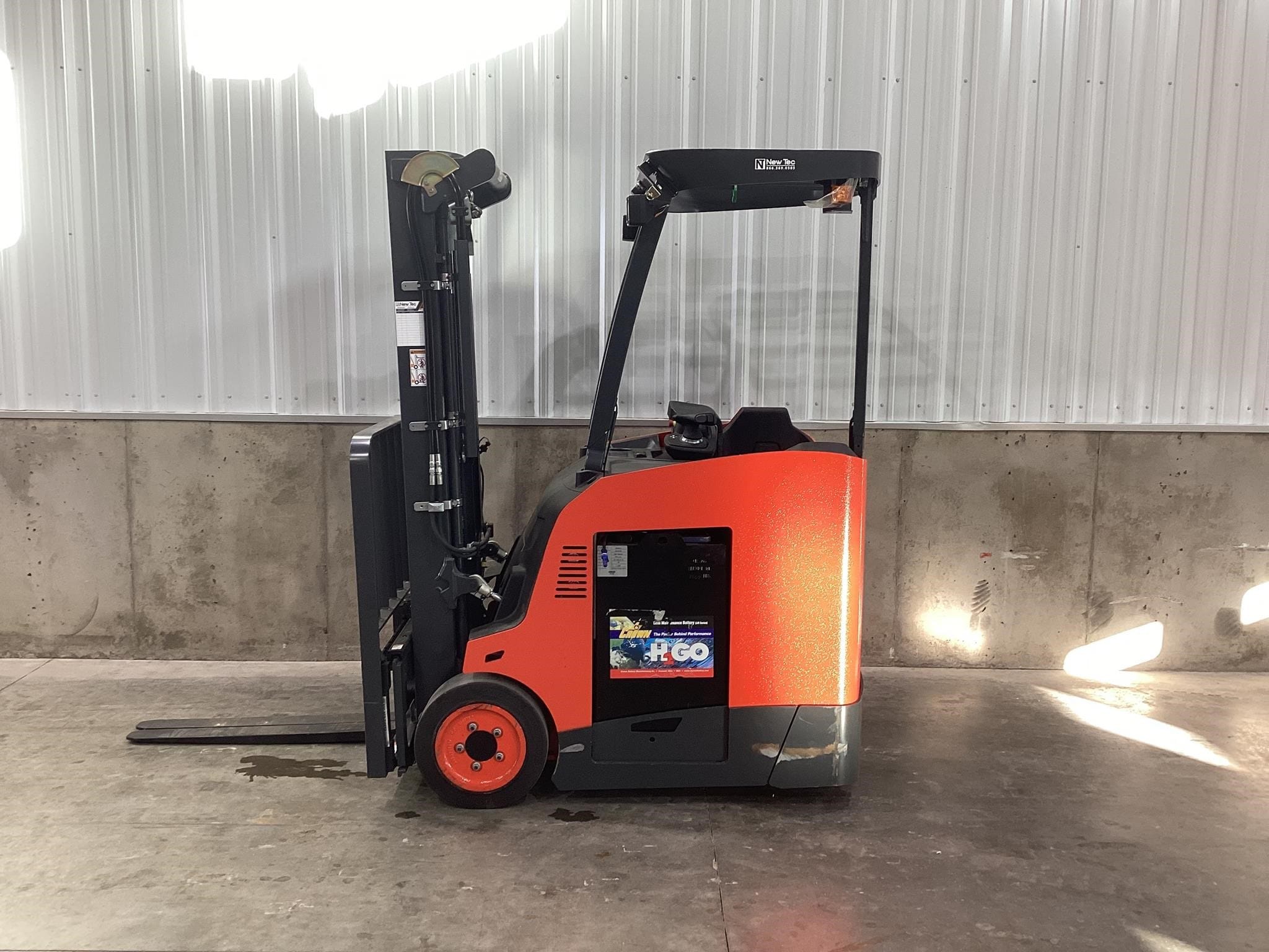 2023 Linde E18S Equipment Image0