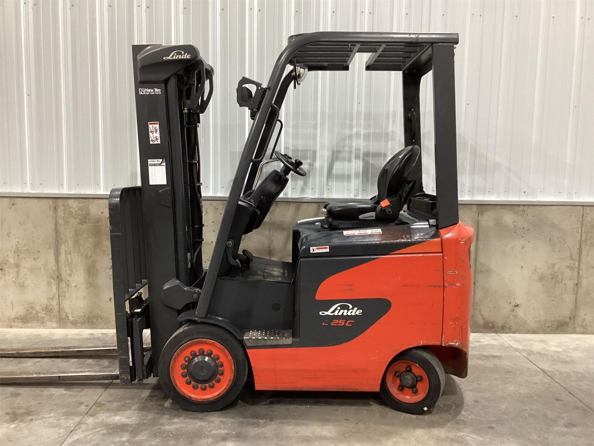 2018 Linde E25C Equipment Image0