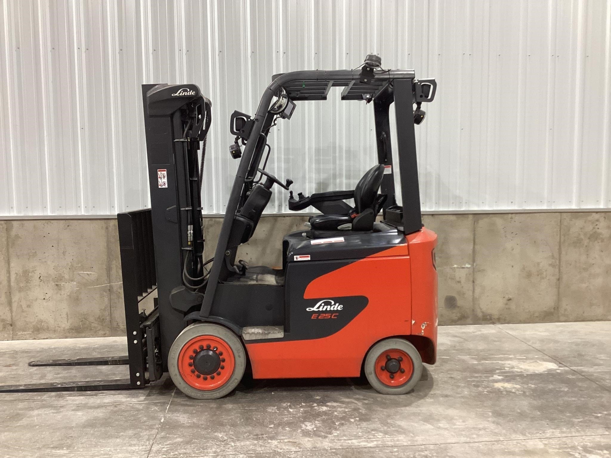 2019 Linde E25C Equipment Image0
