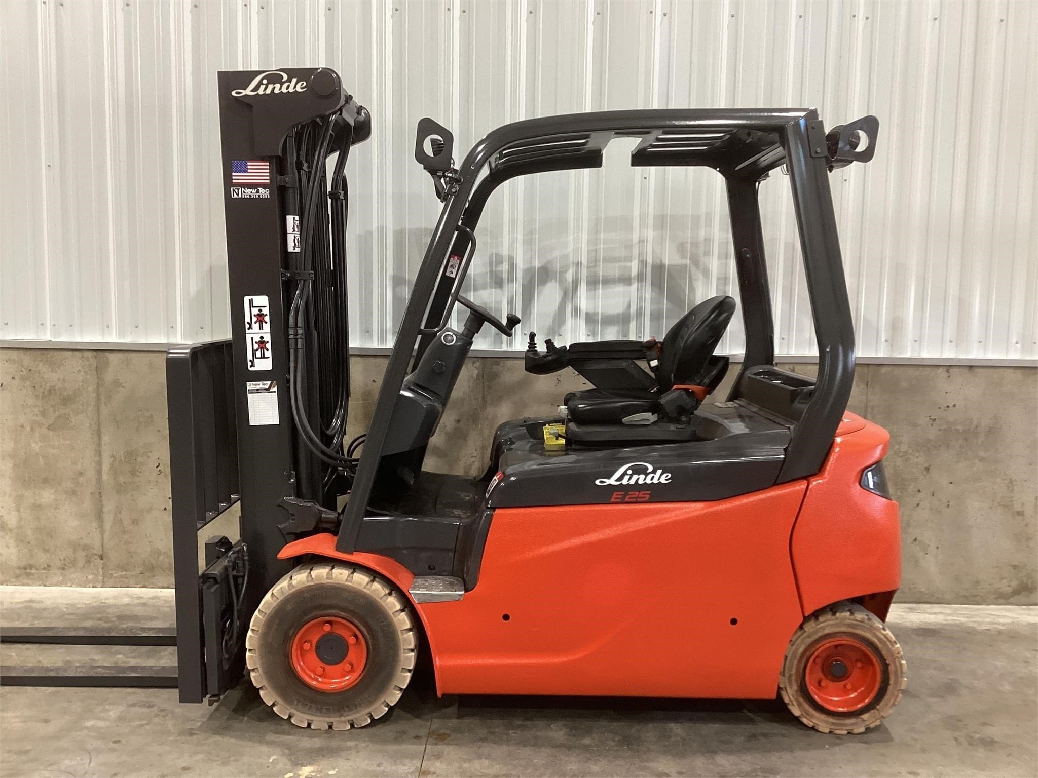 2016 Linde E25 Equipment Image0