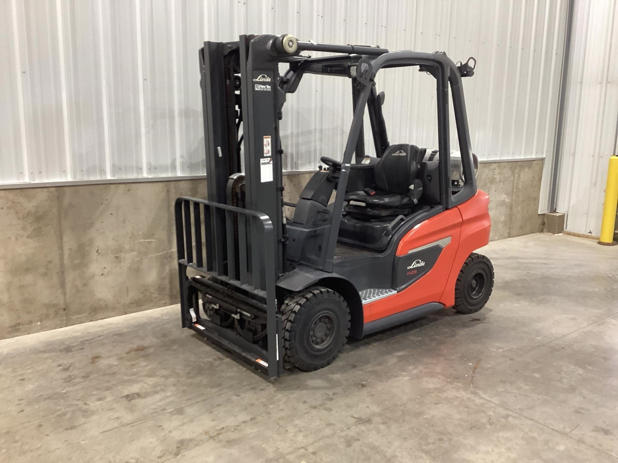 2022 Linde H25T Equipment Image0