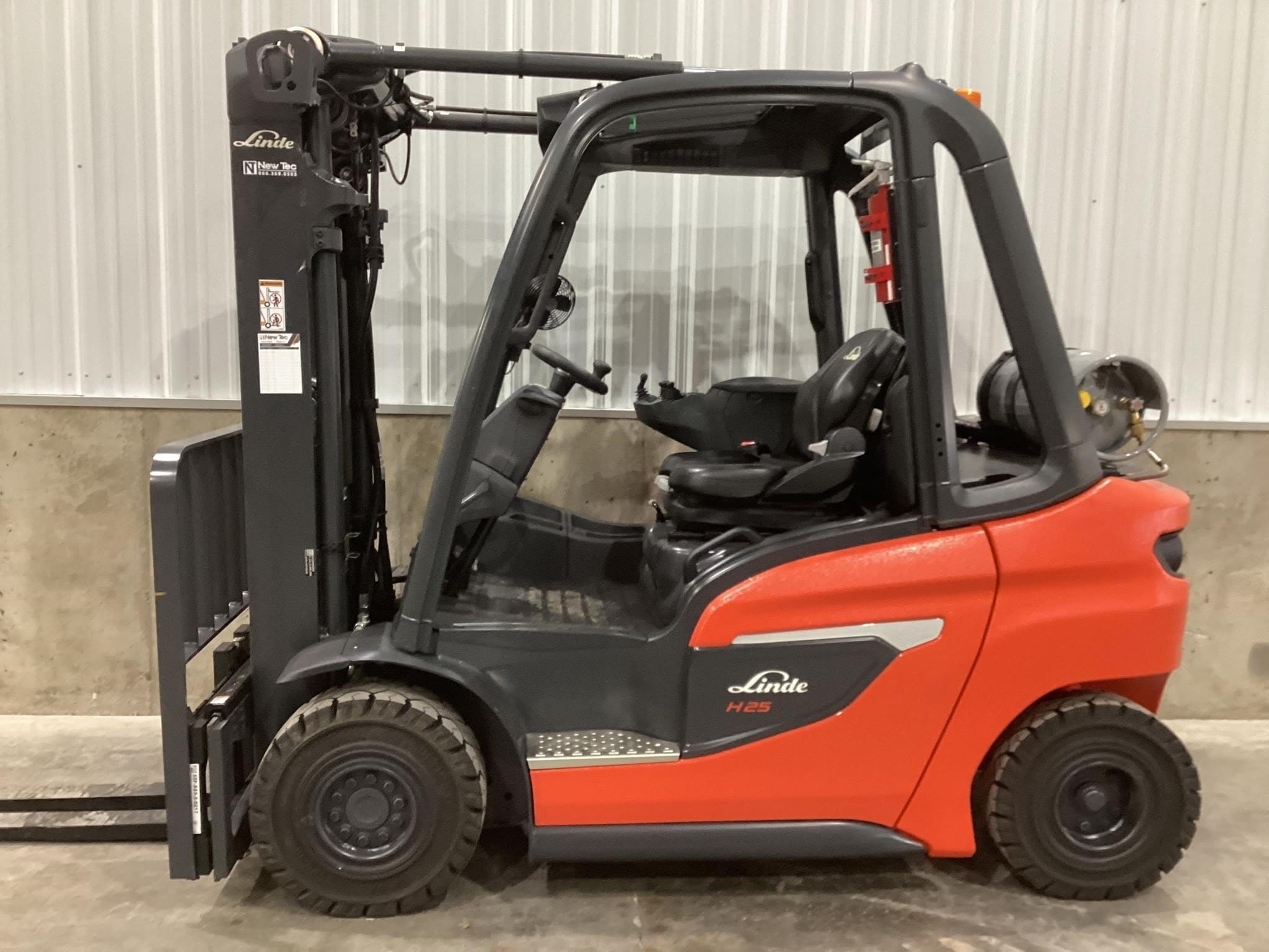 2023 Linde H25T Equipment Image0